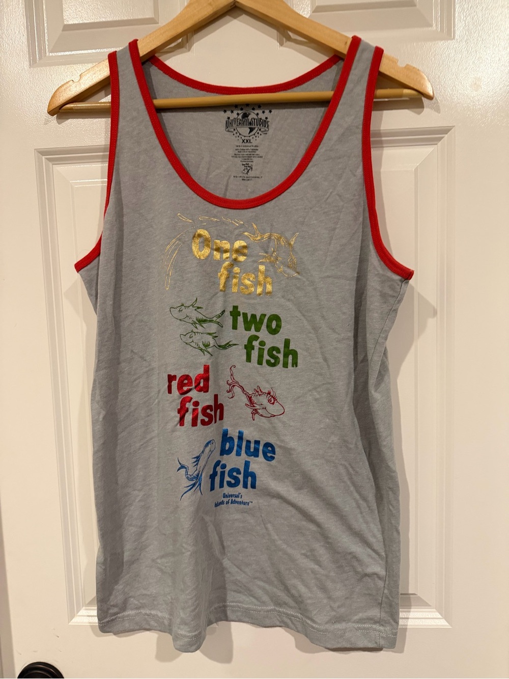 Universal Studio’s Dr. Suess Tank Top one Fish two fish Graphic XXL